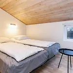 10 Person In